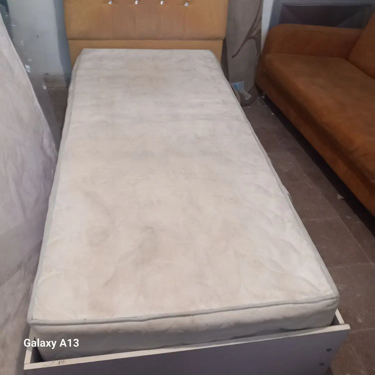 فروش تخت و تشک یک نفره MDF سالم|تخت و سرویس خواب|گرمدره, |دیوار