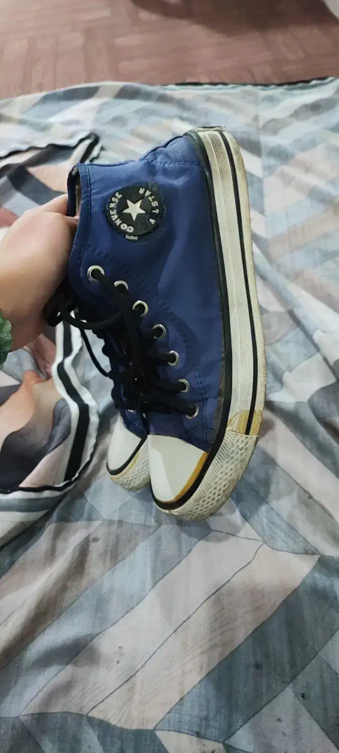 دو جفت آدیداس|کیف، کفش، کمربند|شیراز, کوشک میدان|دیوار