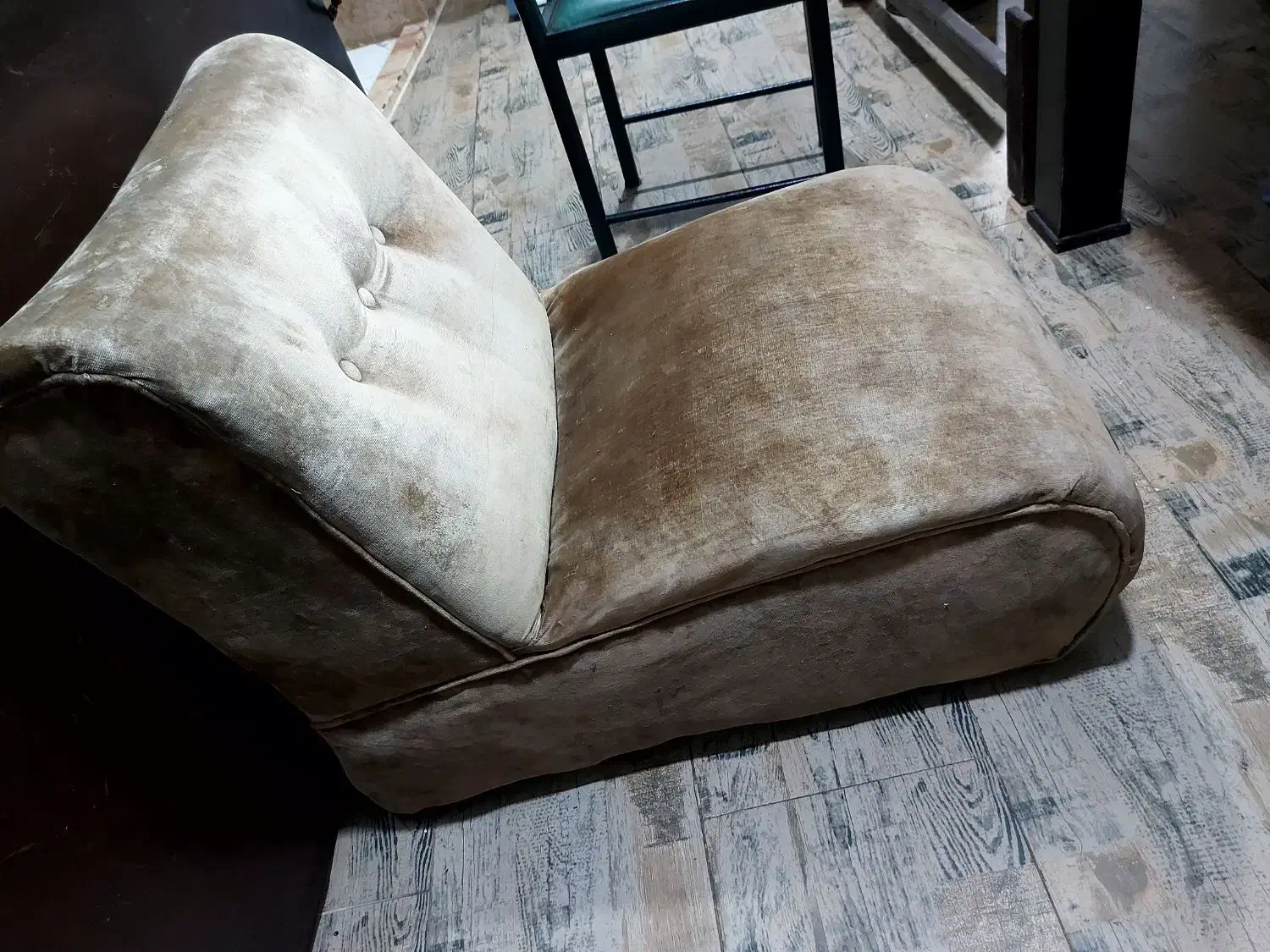 مبل راحتی تک ۴ عدد|مبلمان خانگی و میز عسلی|ساری, |دیوار