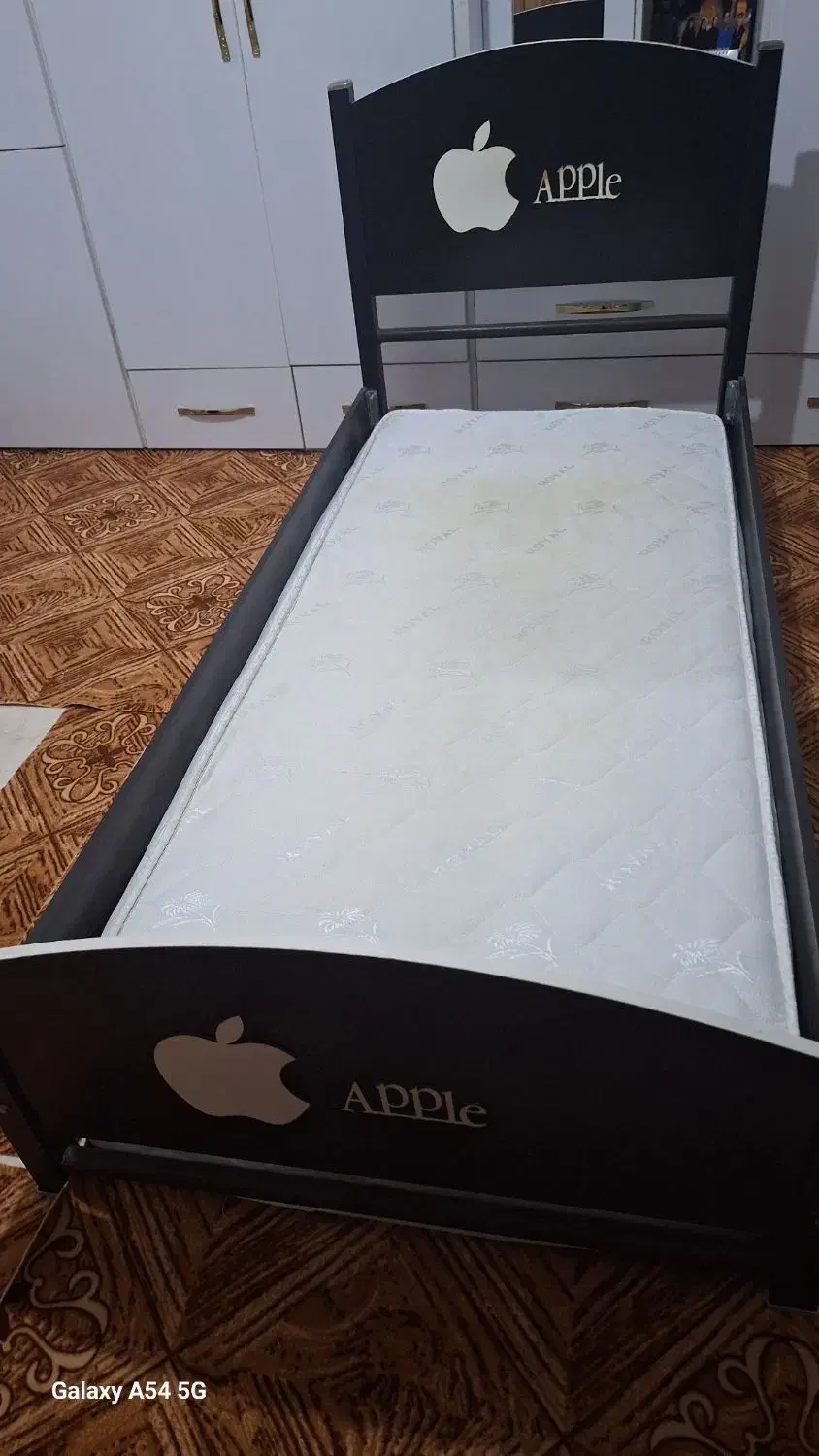 تخت تک نفره همراه با تشک .در حد نو|تخت و سرویس خواب|اسالم, |دیوار