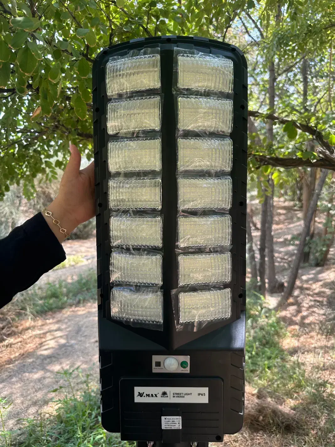 چراغ خیابانی خورشیدی سردری 4۰۰ وات|لامپ و چراغ|تهران, حکیمیه|دیوار