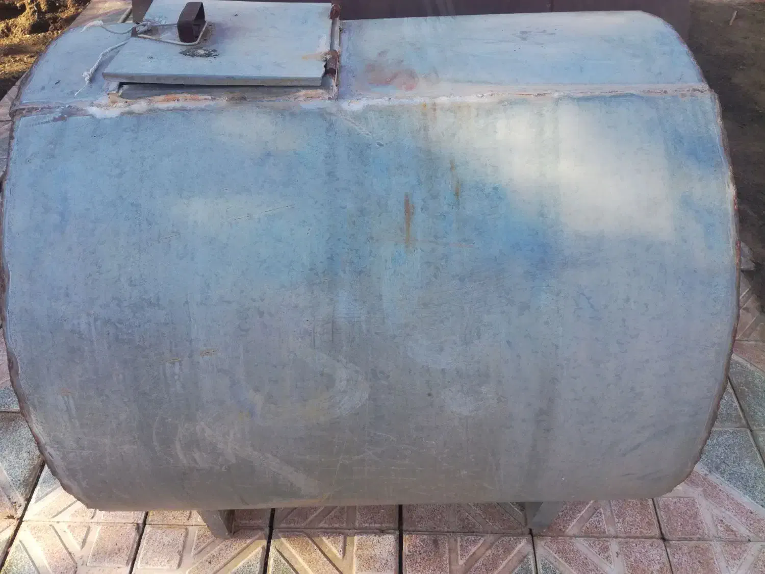 فروش آجر نما و تانکر آبی و گازوئیل|مصالح و تجهیزات ساختمان|باغ بهادران, |دیوار