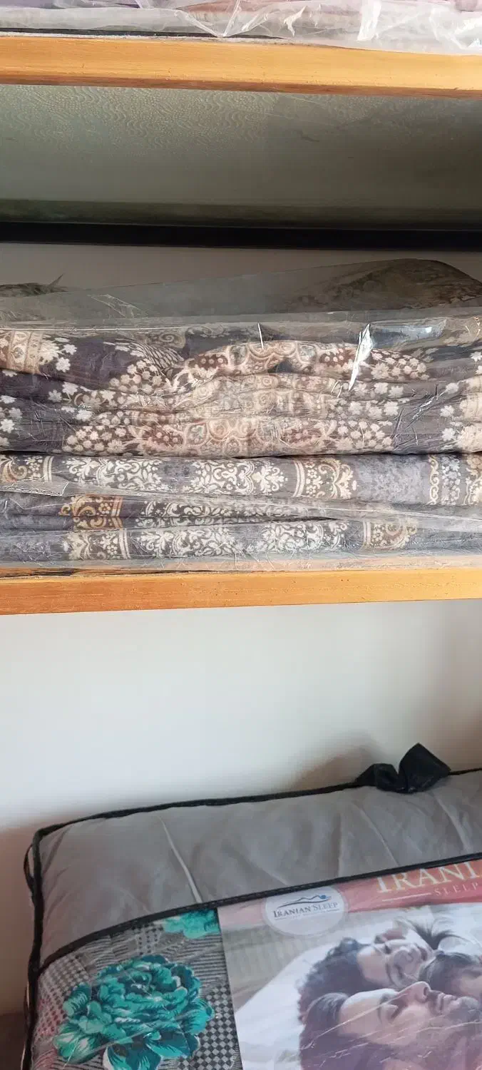 روبالشتی سلطنتی|رختخواب، بالش، پتو|هیرمند, |دیوار