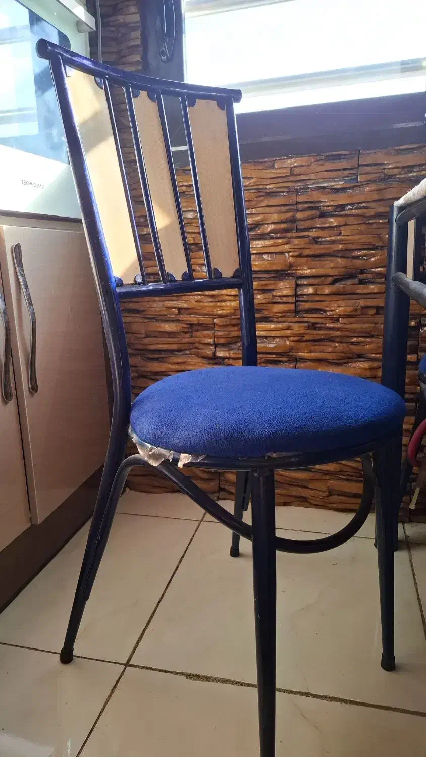 میز غذا خوری 4 نفره فرفورژه|میز و صندلی غذاخوری|شاهین‌شهر, پاسداران|دیوار