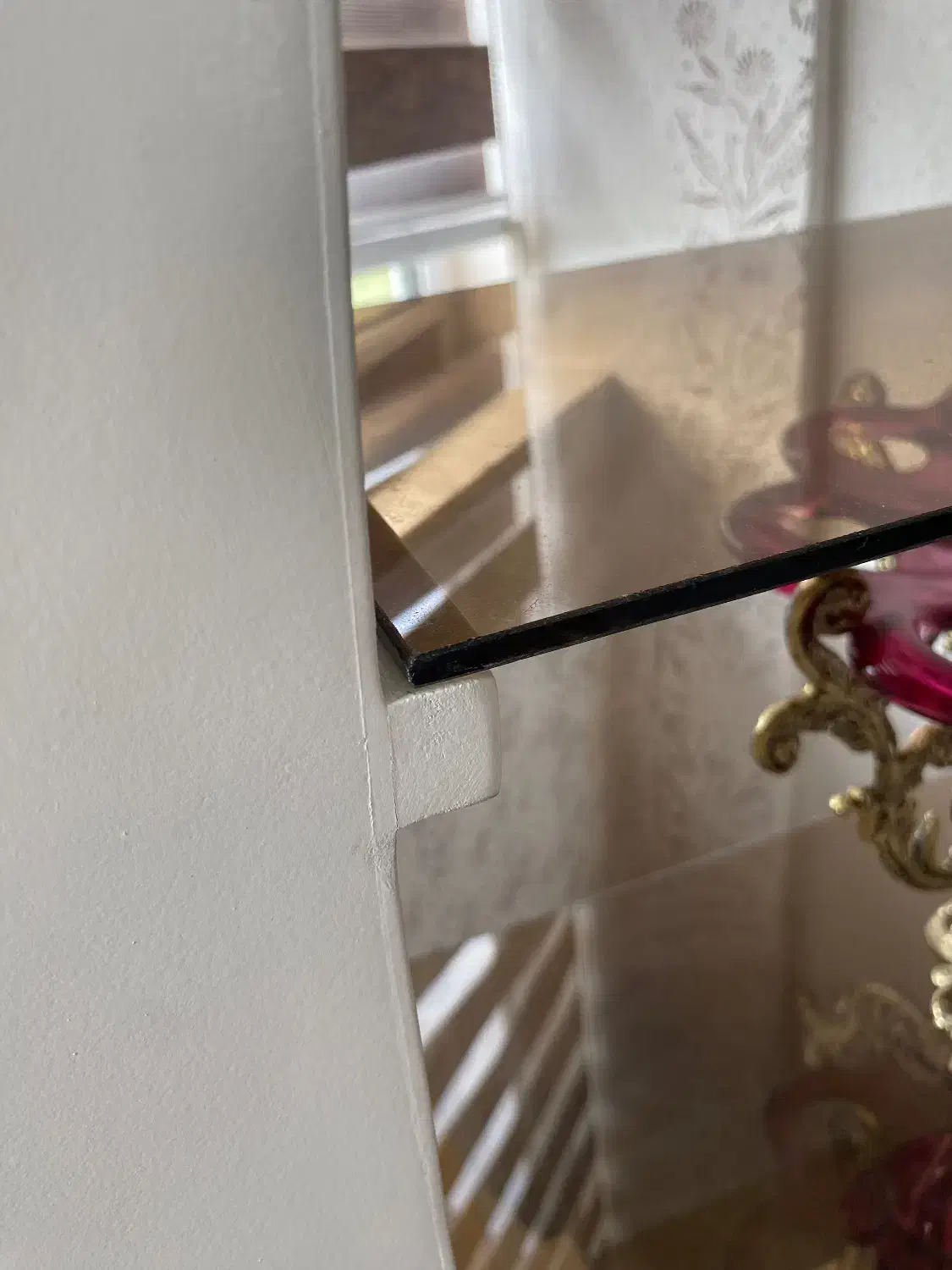 ویترین دو تیکه سفید زیبا|بوفه، ویترین، کنسول|رشت, کوی عرفان|دیوار