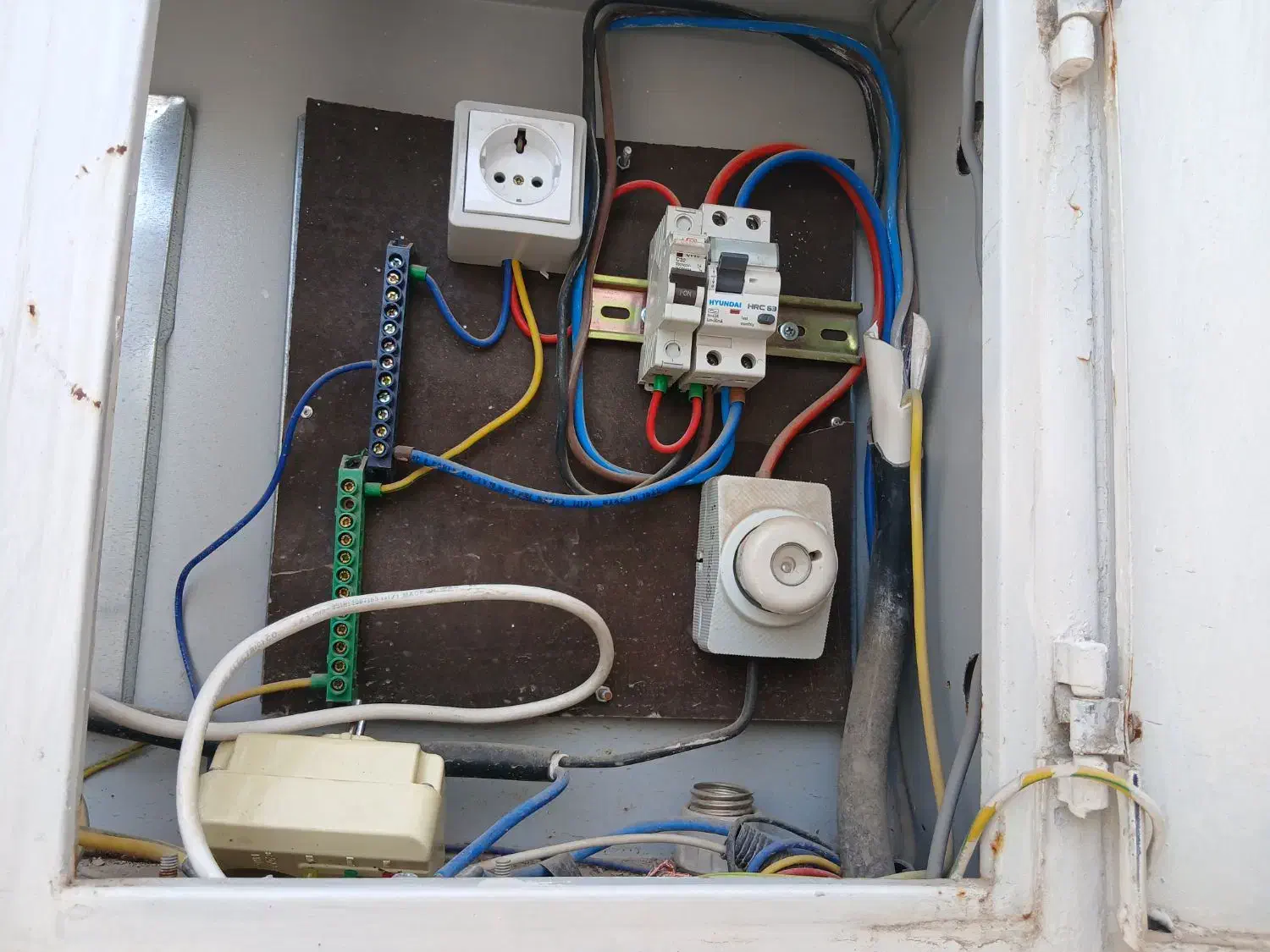 نصب و تعمیرات تاسیسات ساختمانی( لوله کشی برقکاری(|خدمات پیشه و مهارت|بهبهان, |دیوار