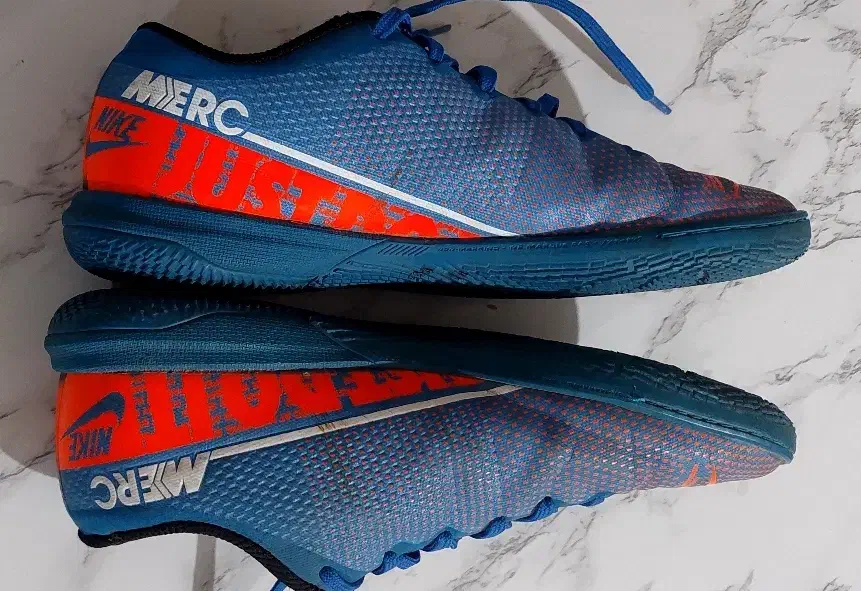 کتونی فوتبال|کیف، کفش، کمربند|شیروان (خراسان), |دیوار