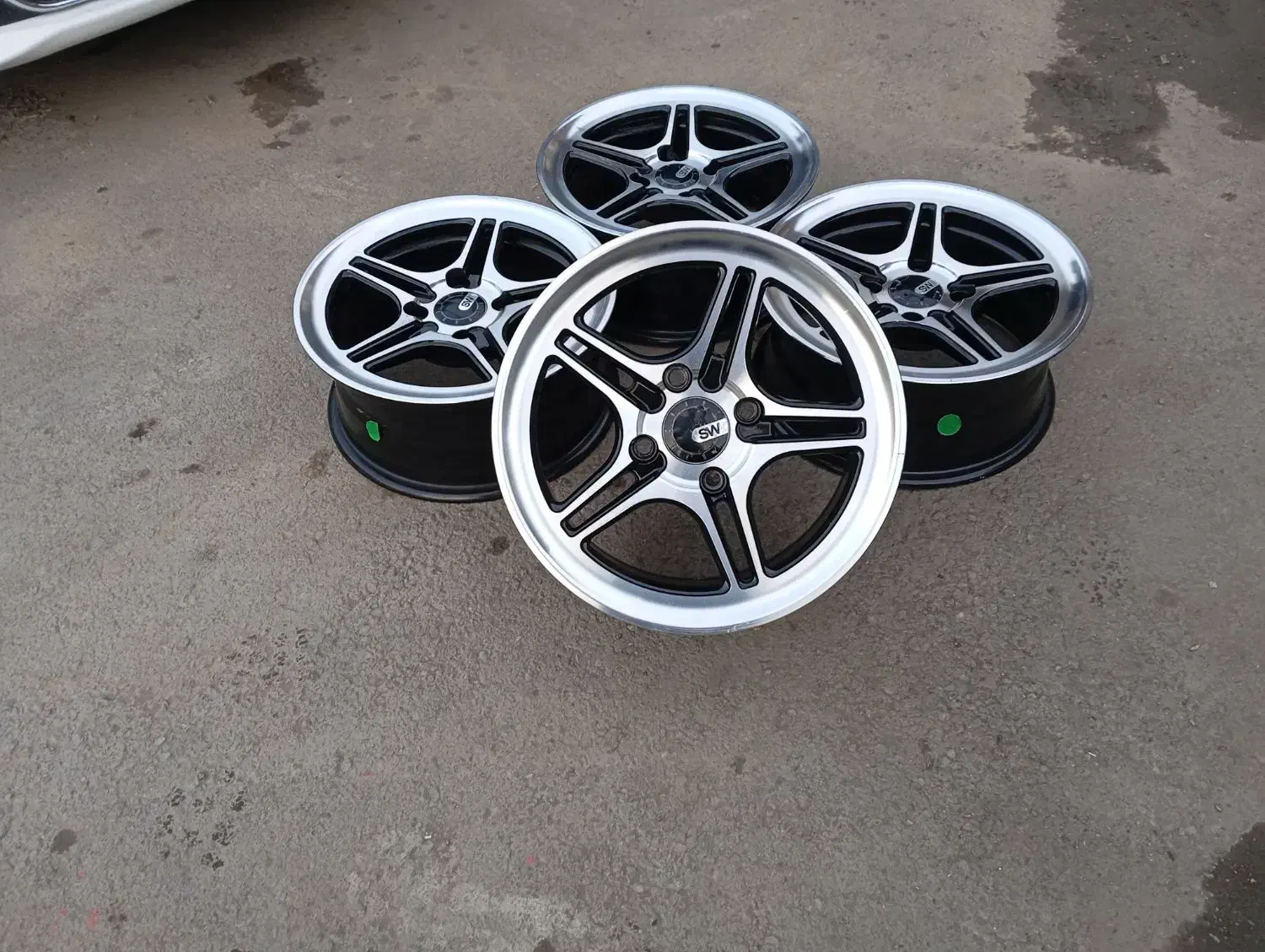 رینگ اسپرت پژو مدل 5پر بنزی برندSWسایز15درحد آکبند|قطعات یدکی و لوازم جانبی|تهران, هاشم‌آباد|دیوار