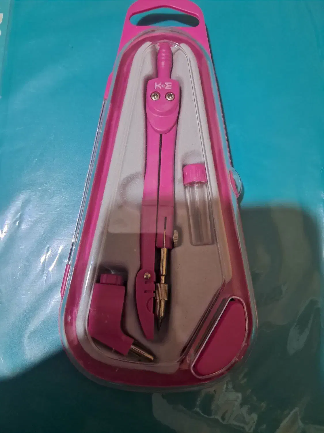 پرگار نو|لوازم التحریر|قم, باغ شازده|دیوار