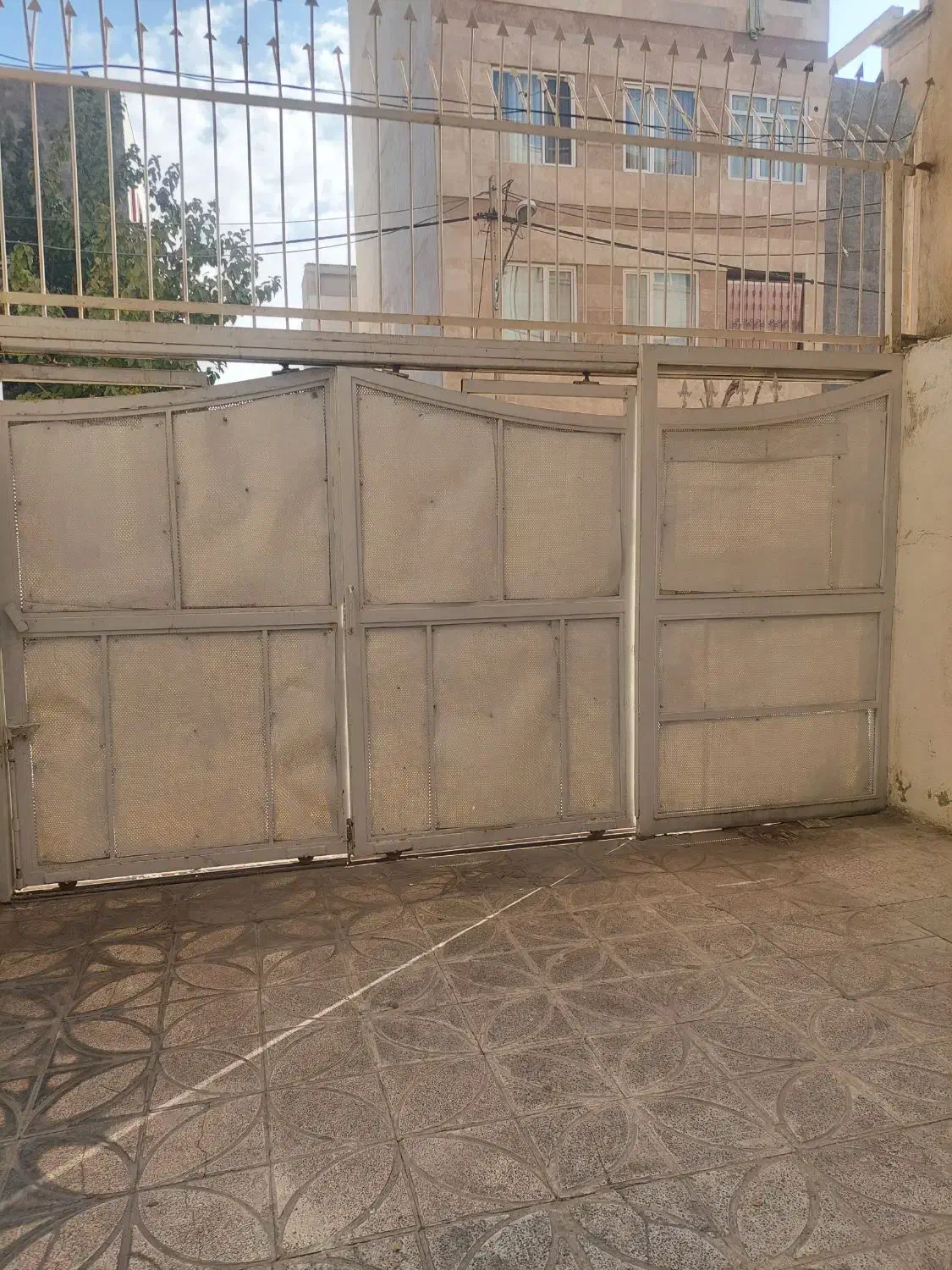 درب آهنی حیاط و پارکینگ|مصالح و تجهیزات ساختمان|تهران, چیتگر شمالی|دیوار