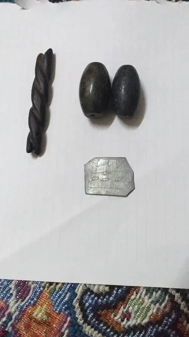 مهره قدیمی و عرج|بدلیجات|کارون, |دیوار