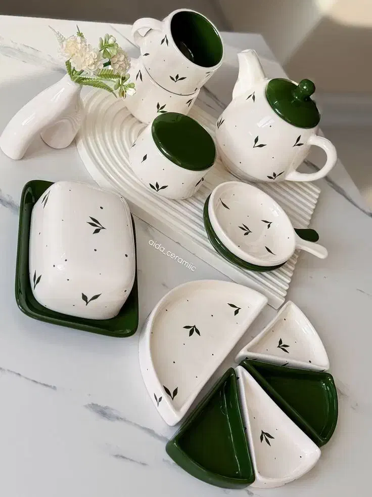 نقاشی روی پارچه و نقاشی زیرلعابی روی ظروف سرامیکی|خدمات آموزشی|تبریز, |دیوار