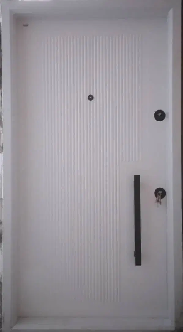 نصب انواع درب ضد سرقت|خدمات پیشه و مهارت|شیراز, ارم|دیوار