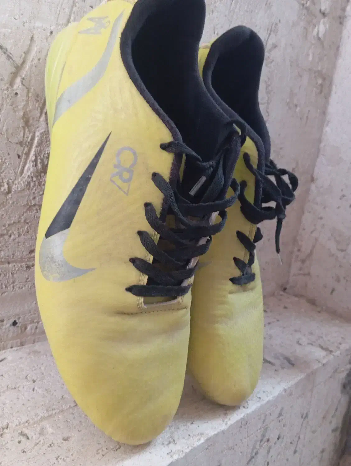 کفش چمن|کیف، کفش، کمربند|کامیاران, |دیوار