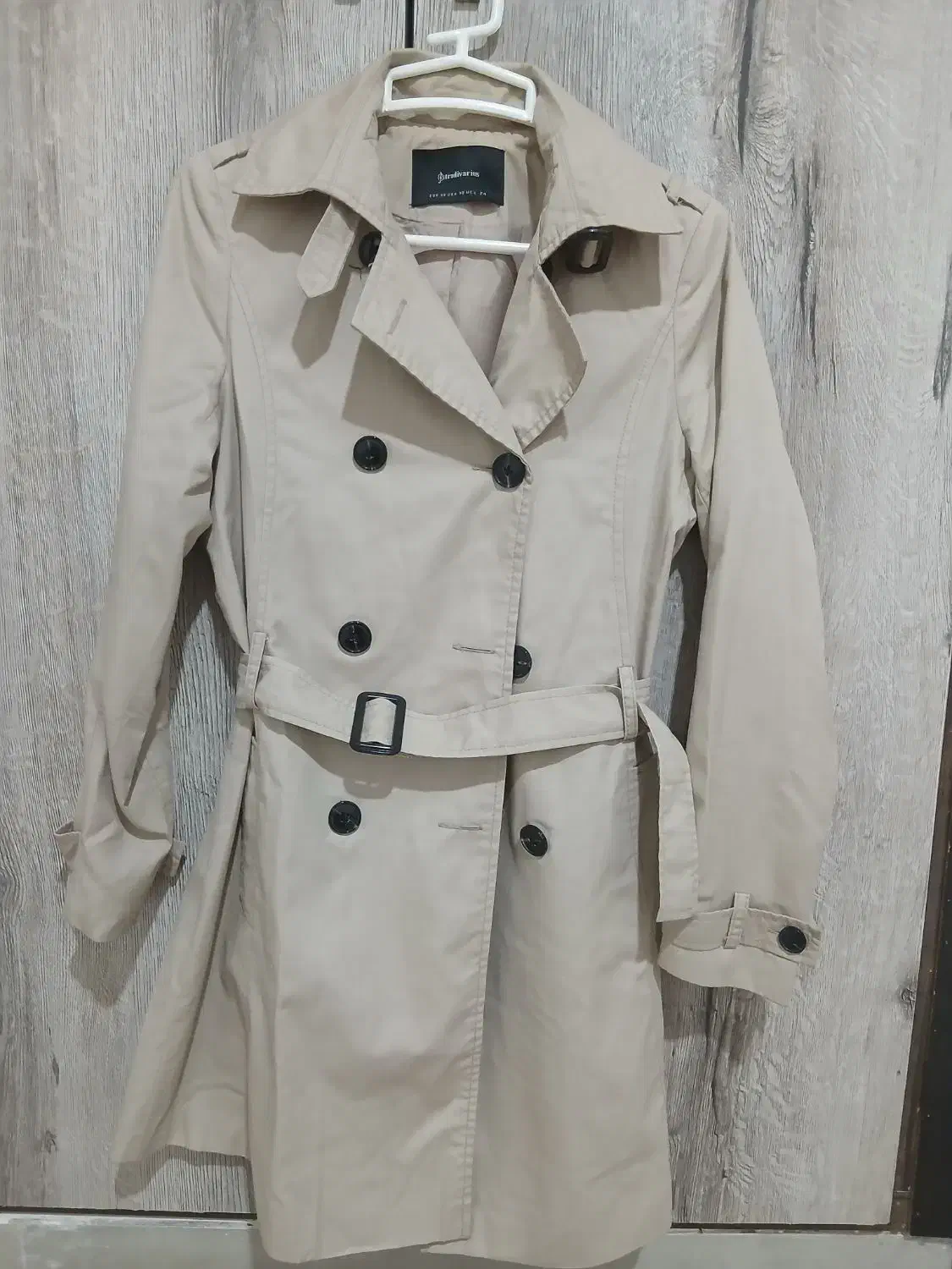 بارونی کرم رنگ. سایز یک الی دو|لباس|دهلران, |دیوار