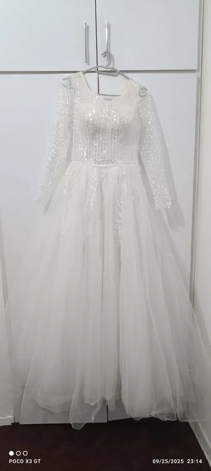 لباس عروس|لباس|صدرا-فارس, فاز ۲|دیوار