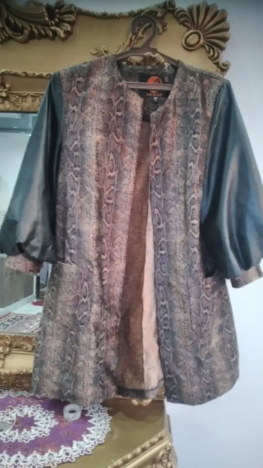 پالتومخمر|لباس|آذرشهر, |دیوار