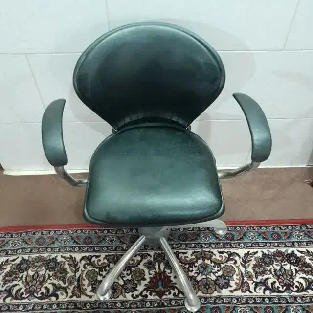 صندلی کوتاهی|آرایشگاه و سالنهای زیبایی|شاهینشهر, طالقانی|دیوار