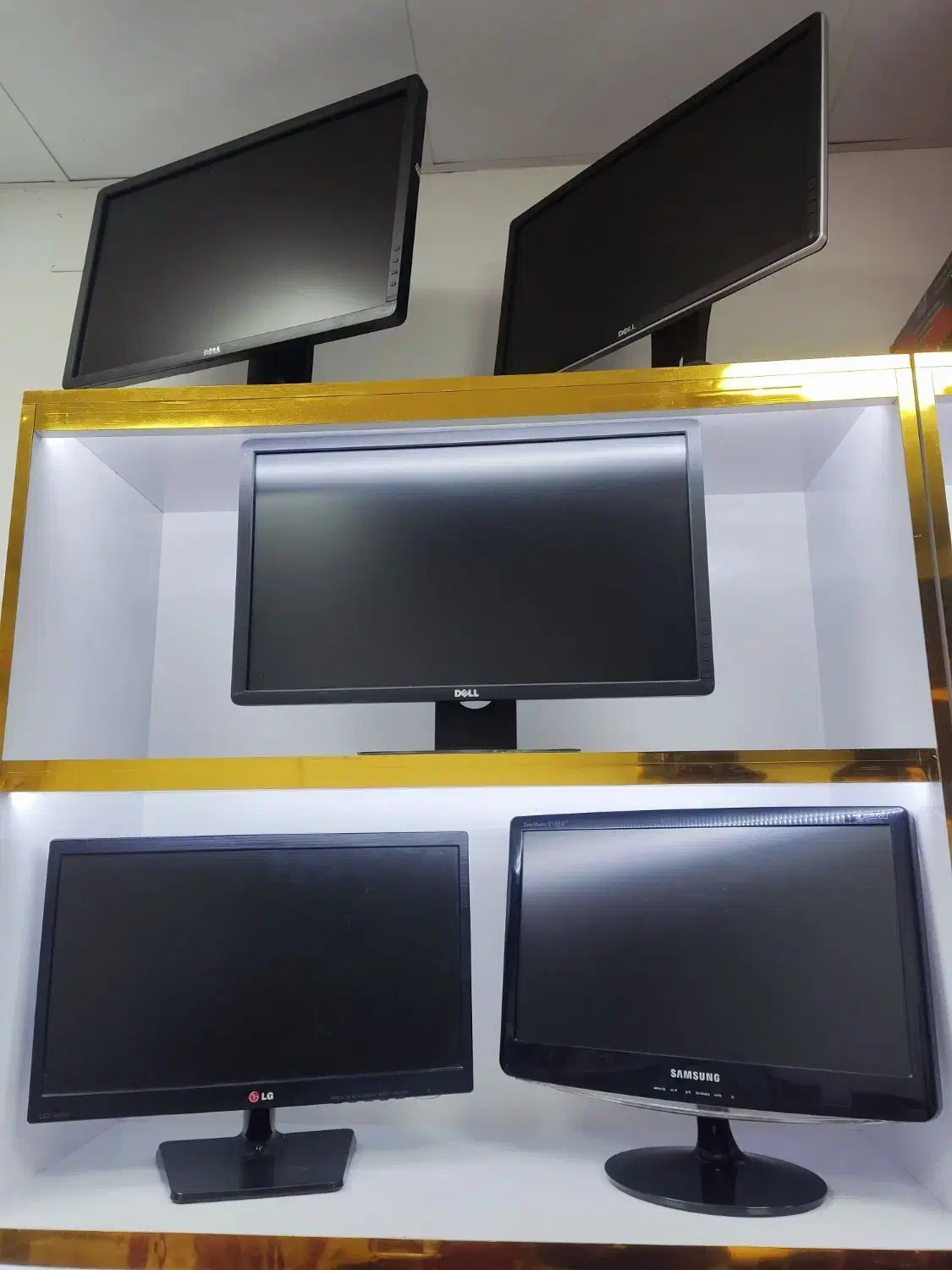 انواع مانیتور کارکرده برای دوربین و کامپیوتر|قطعات و لوازم جانبی رایانه|ماکو, |دیوار