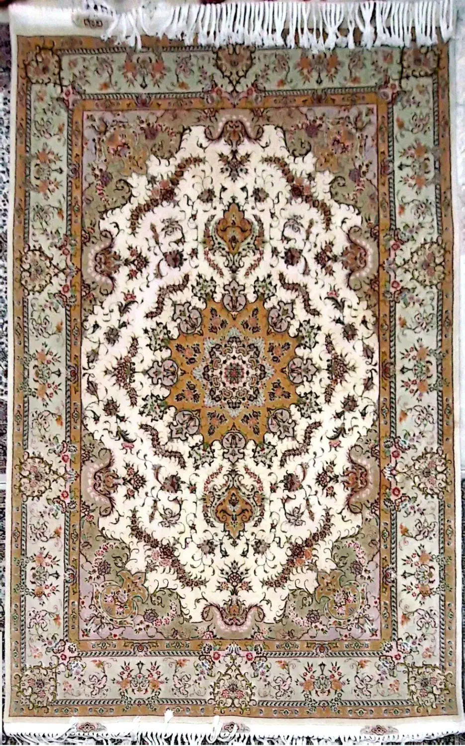 فرش دستباف ابریشمی ۴۰ رج|فرش|خوی, |دیوار