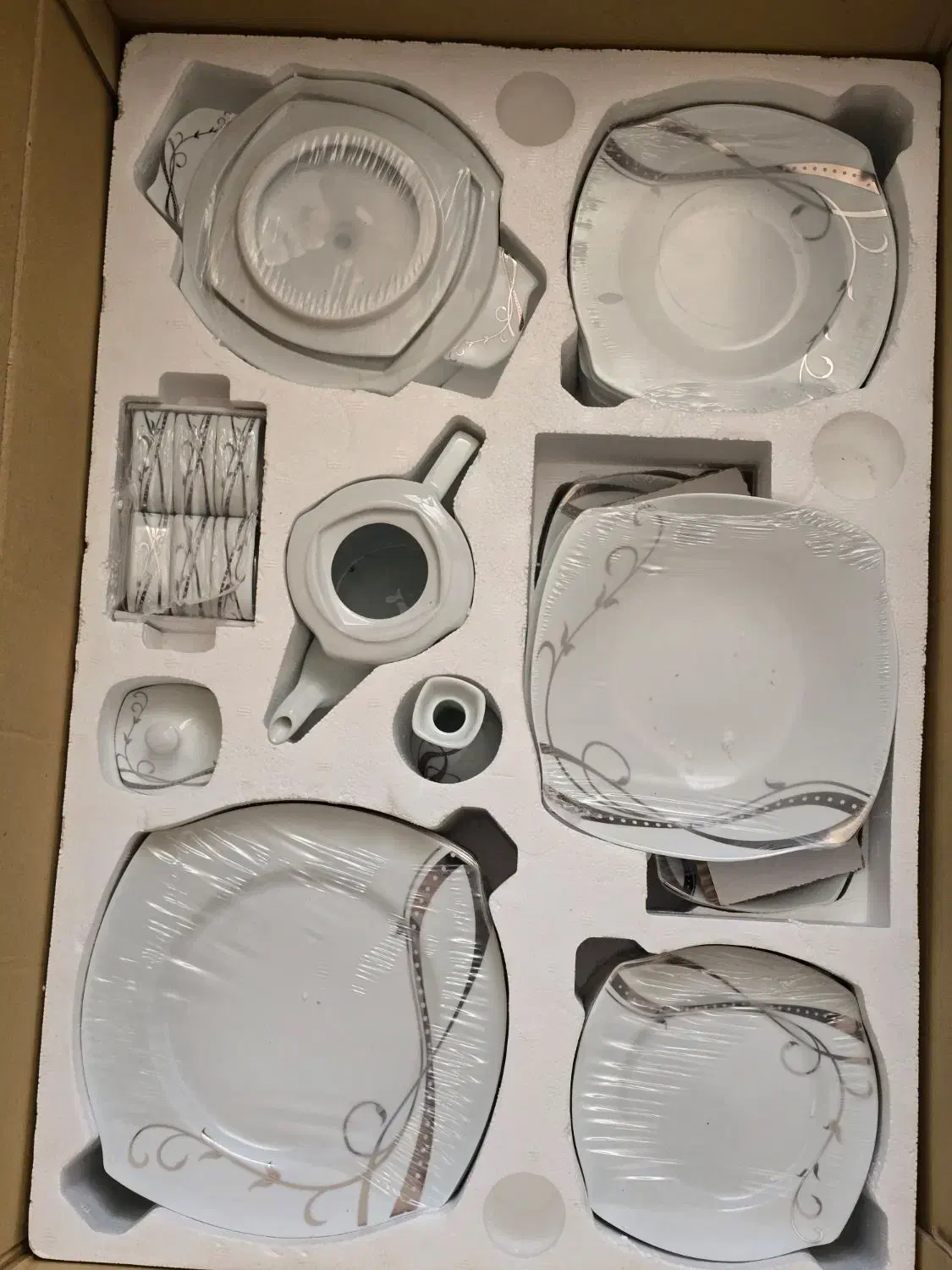 سرویس چیزی|ظروف سرو و پذیرایی|یزد, |دیوار