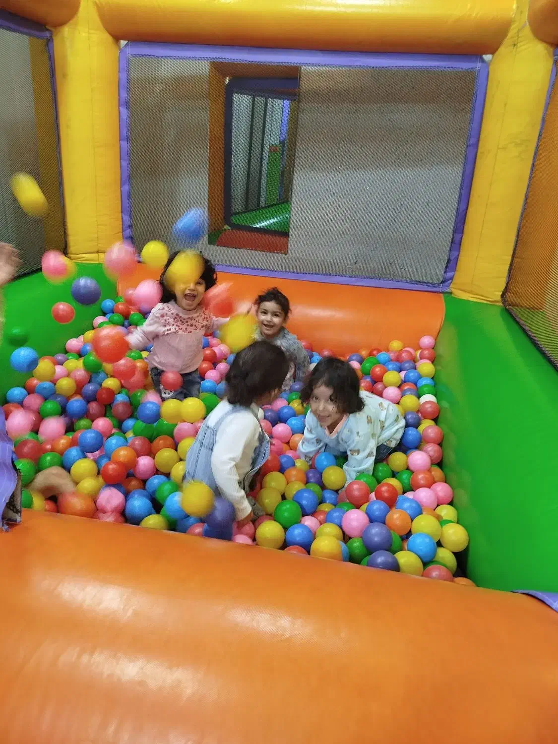 مربی برای خانه بازی پارک نشاط|استخدام آموزشی|کرمان, |دیوار