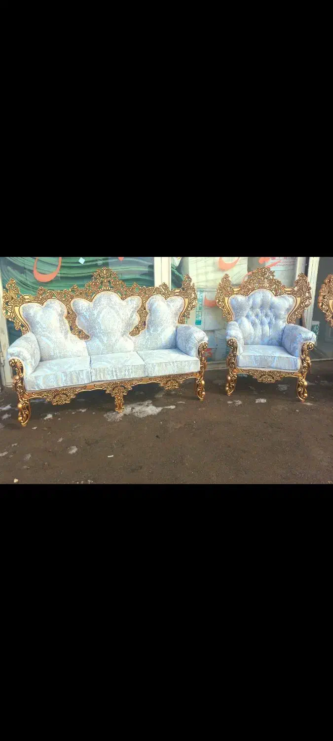 ایفل|مبلمان خانگی و میز عسلی|میانه, |دیوار