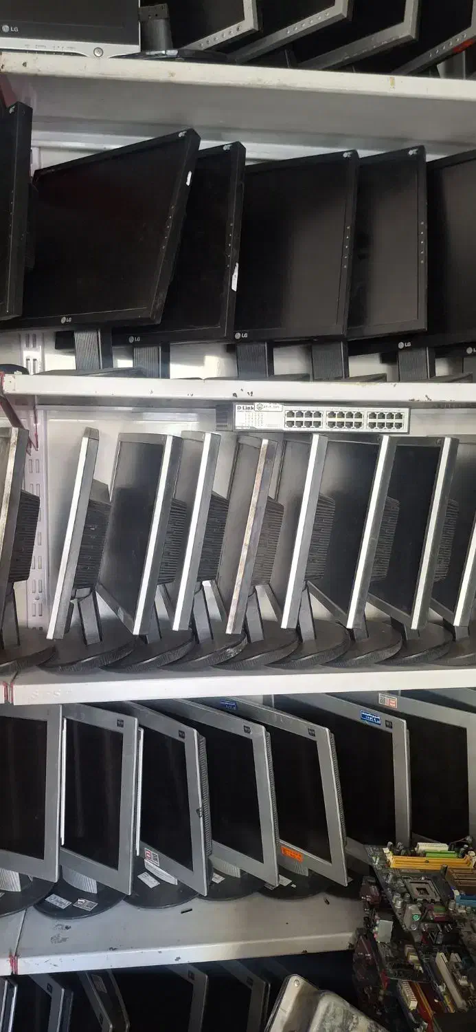 مانیتور 15 اینچ|قطعات و لوازم جانبی رایانه|نسیمشهر, |دیوار