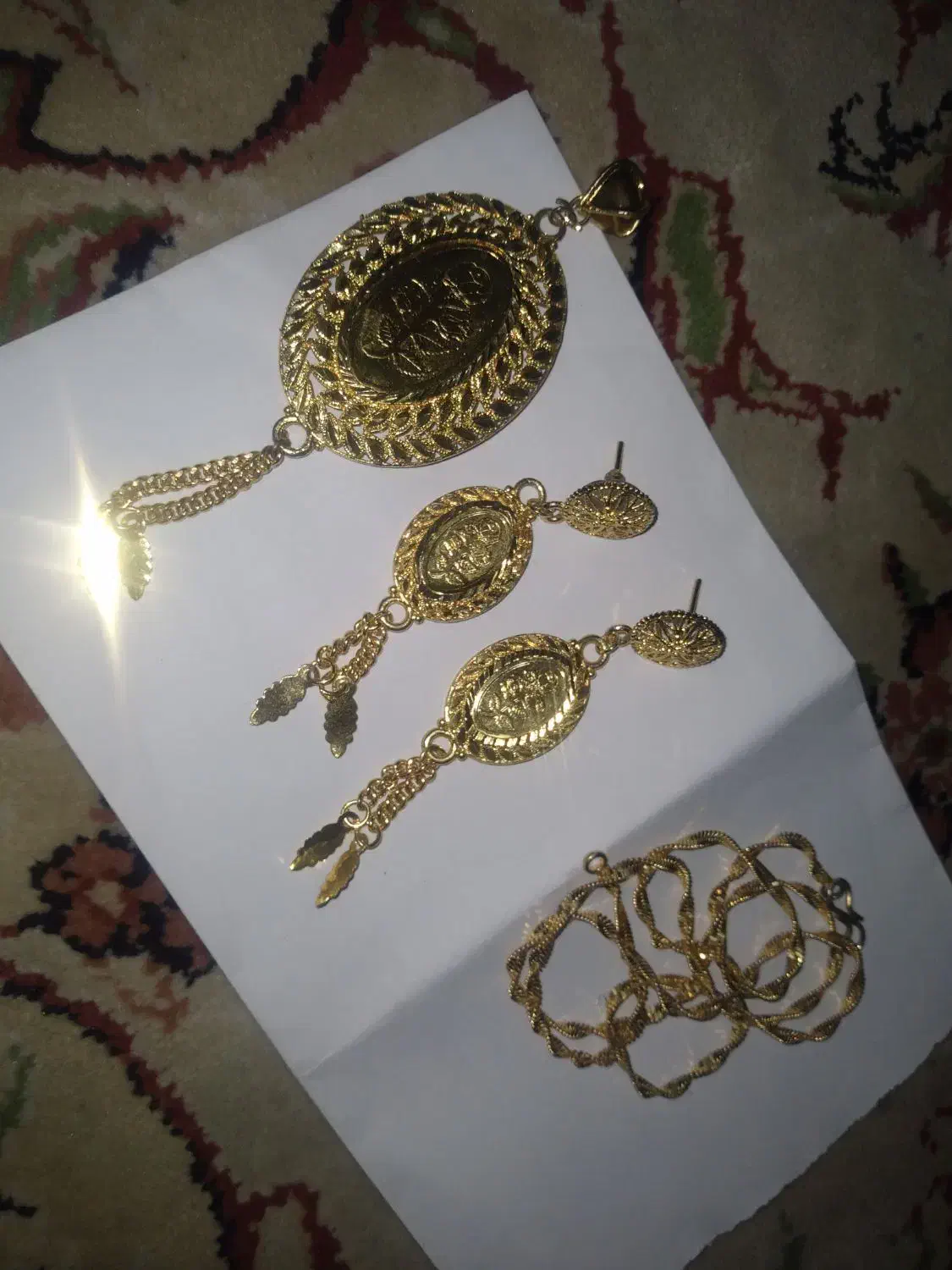 بدلیجات.رنگ صابت ۳۵۰.اون عکس هندی تک دونه ۵۰|بدلیجات|آبادان, |دیوار