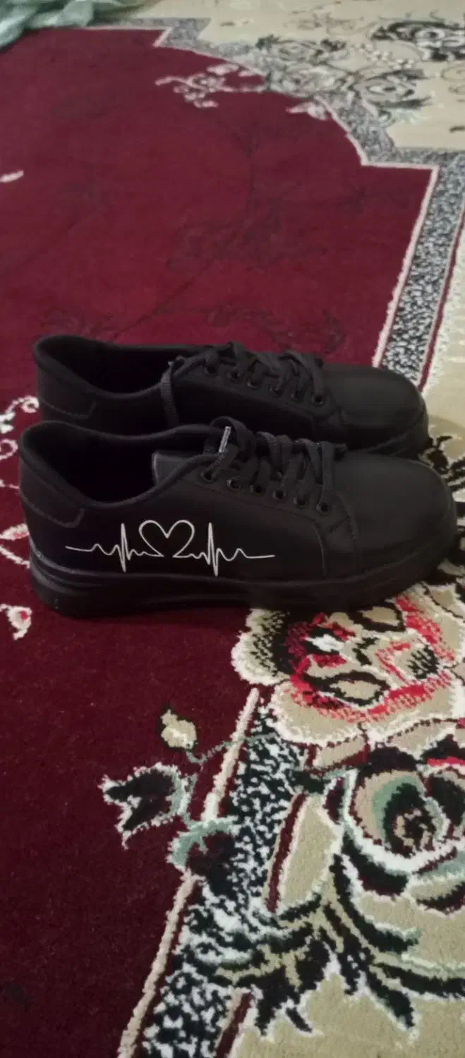 دوتا کفش اسپورت و نیم بوت|کیف، کفش، کمربند|اهواز, شهرک برق|دیوار