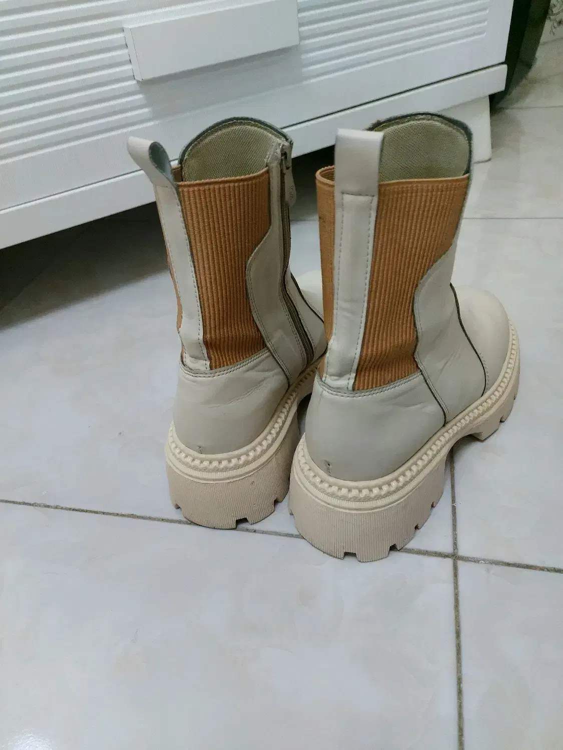 نیم بوت کرمی سایز ۳۹|کیف، کفش، کمربند|اسلام‌شهر, شهرک قائمیه|دیوار