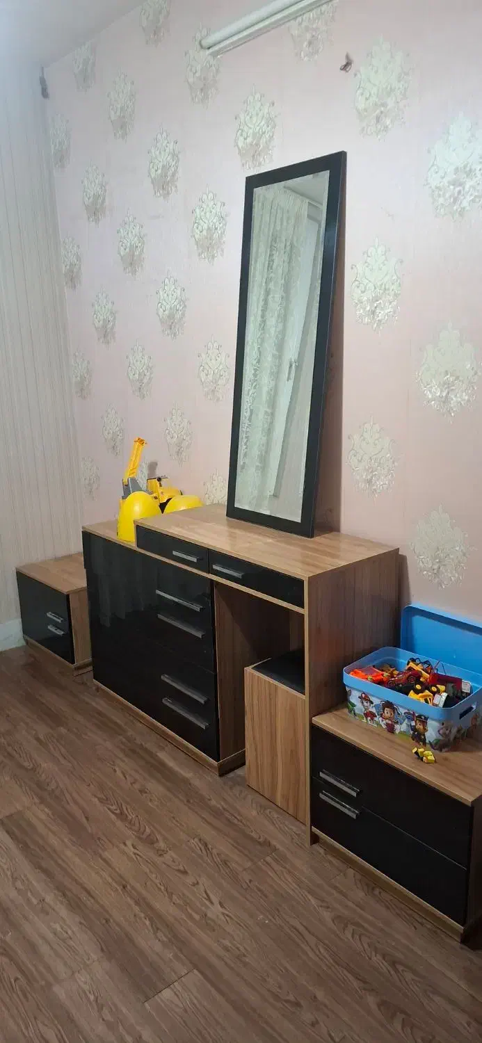 دراور|تخت و سرویس خواب|نیشابور, هفده شهریور|دیوار