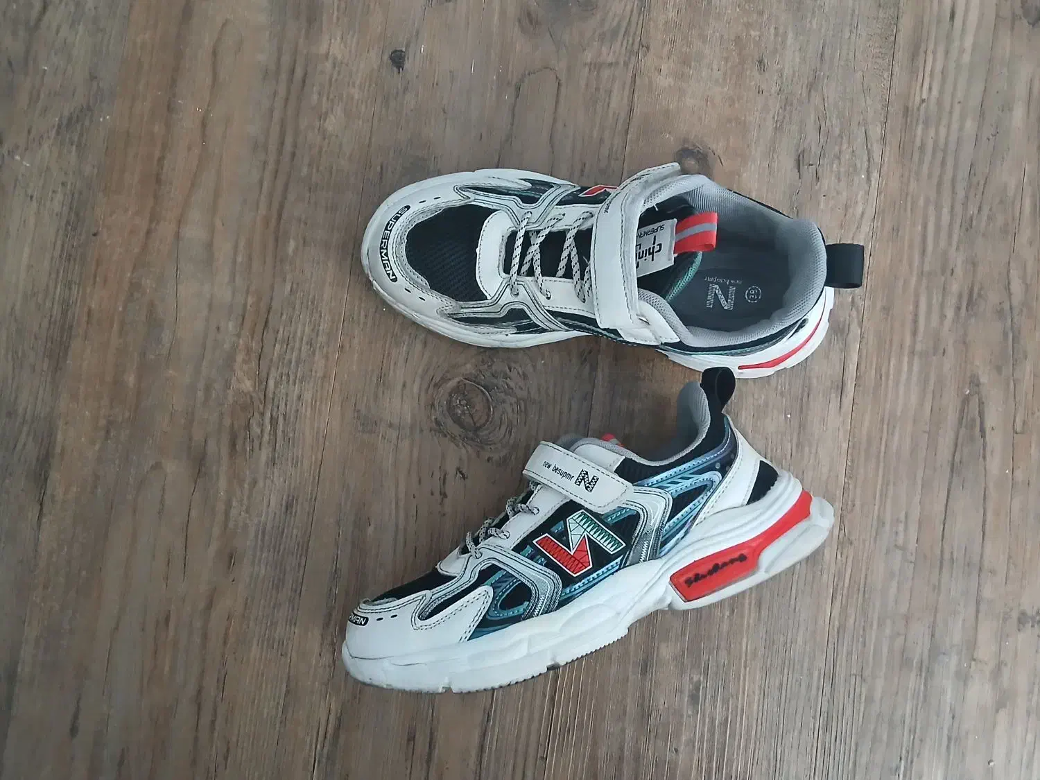 کتونی اسپرت بسیارسبک|کفش و لباس بچه|تهران, مینای جنوبی|دیوار