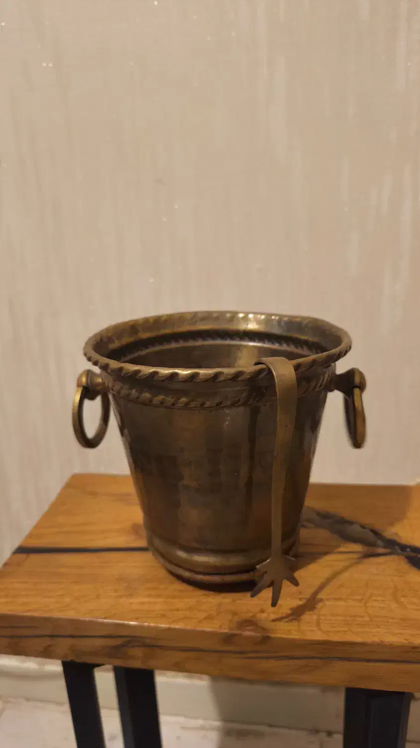 ظرف یخ برنجی|کلکسیون اشیاء عتیقه|کرج, کیانمهر|دیوار