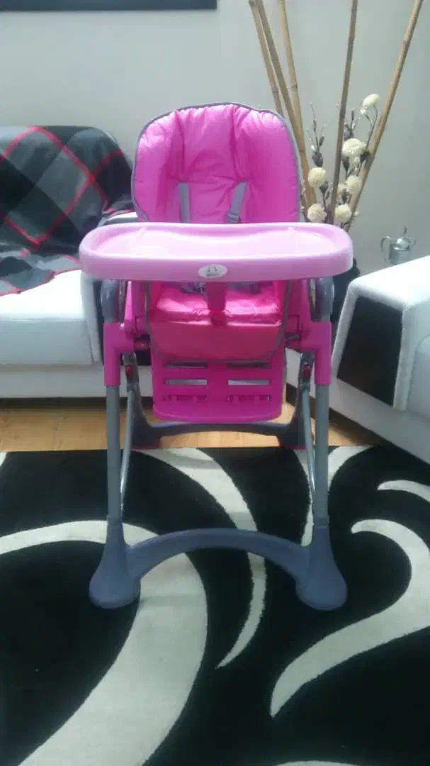 صندلی غذا|تخت و صندلی بچه|شیراز, ارم|دیوار