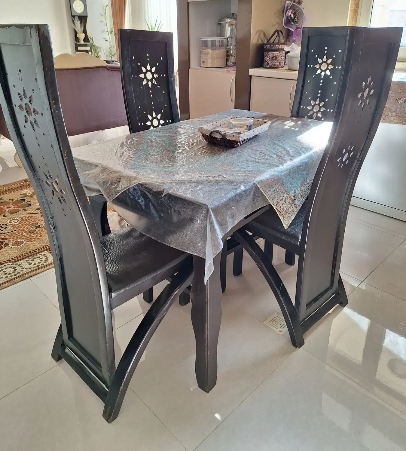 میز ناهار خوری ۴ نفره چوبی|میز و صندلی غذاخوری|شاهرود, |دیوار