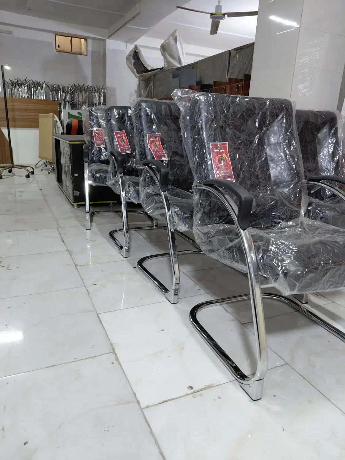 حراج کمدفلزی کد۵۴۰۰چوب لباسی فلزی کد۳۲ حراج|دفتر کار|کرج, حصارک پایین|دیوار