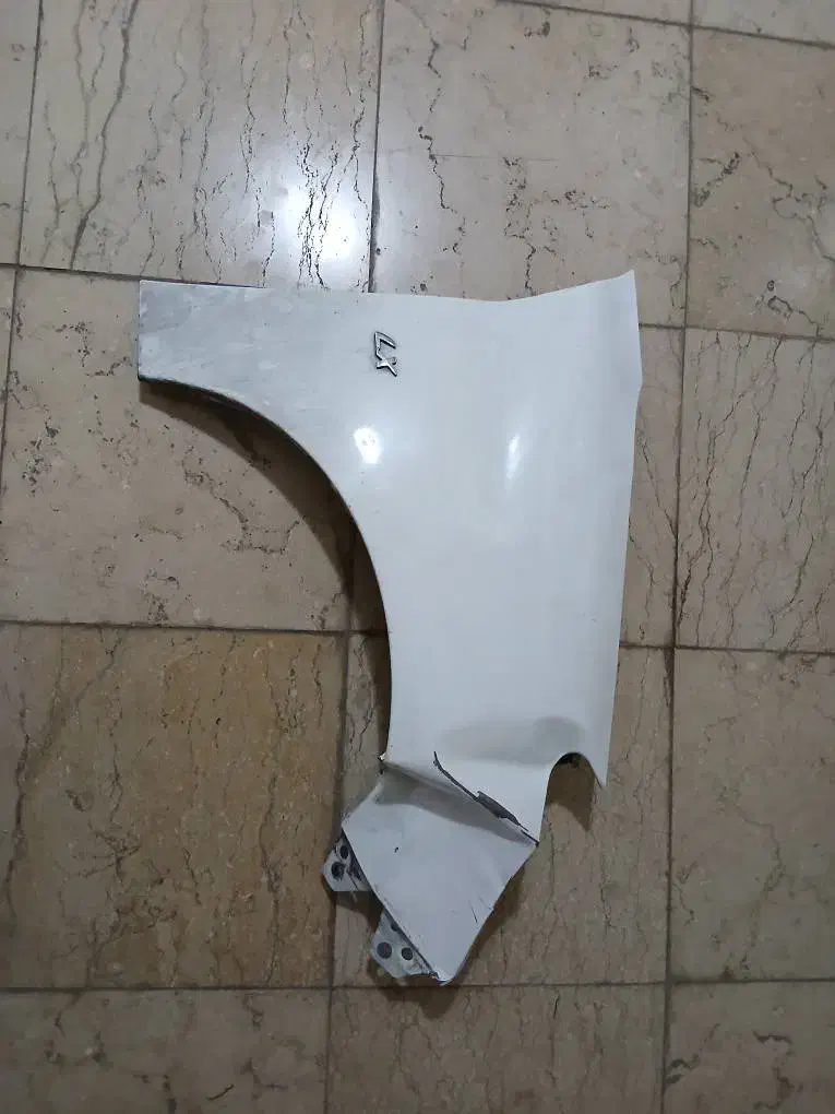 گلگیر جلو ۲۰۷ و چراغ جلو راست فابریک|قطعات یدکی و لوازم جانبی|تهران, نیروی هوایی (پیروزی)|دیوار