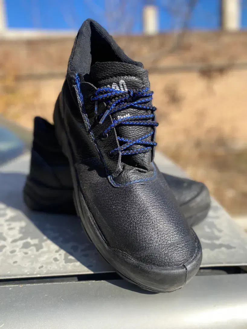 کفش کار نسوز|کیف، کفش، کمربند|نقده, |دیوار