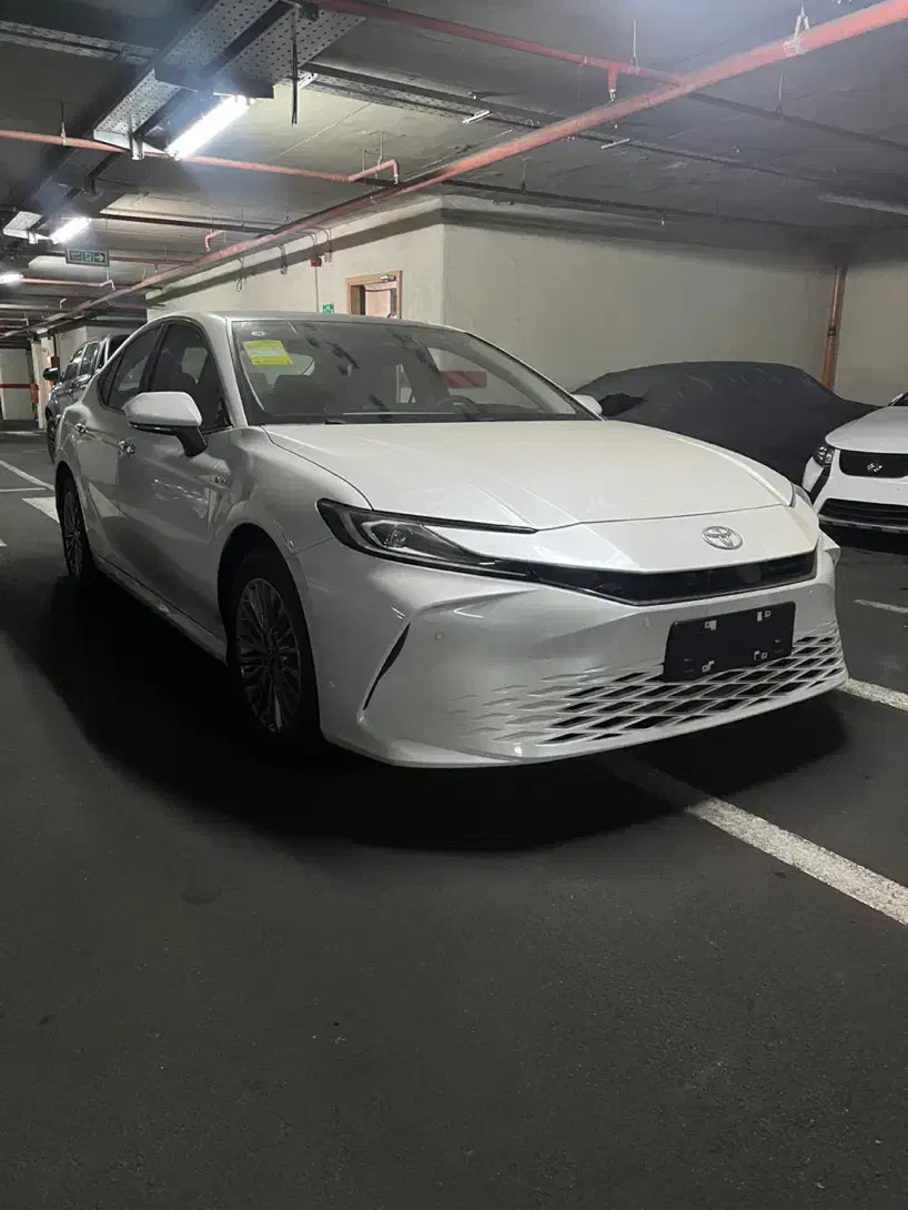 کمری ۲۰۲۵ سفید موتور ۲۰۰۰ هیبرید|خودرو سواری و وانت|تهران, شهرک محلاتی|دیوار