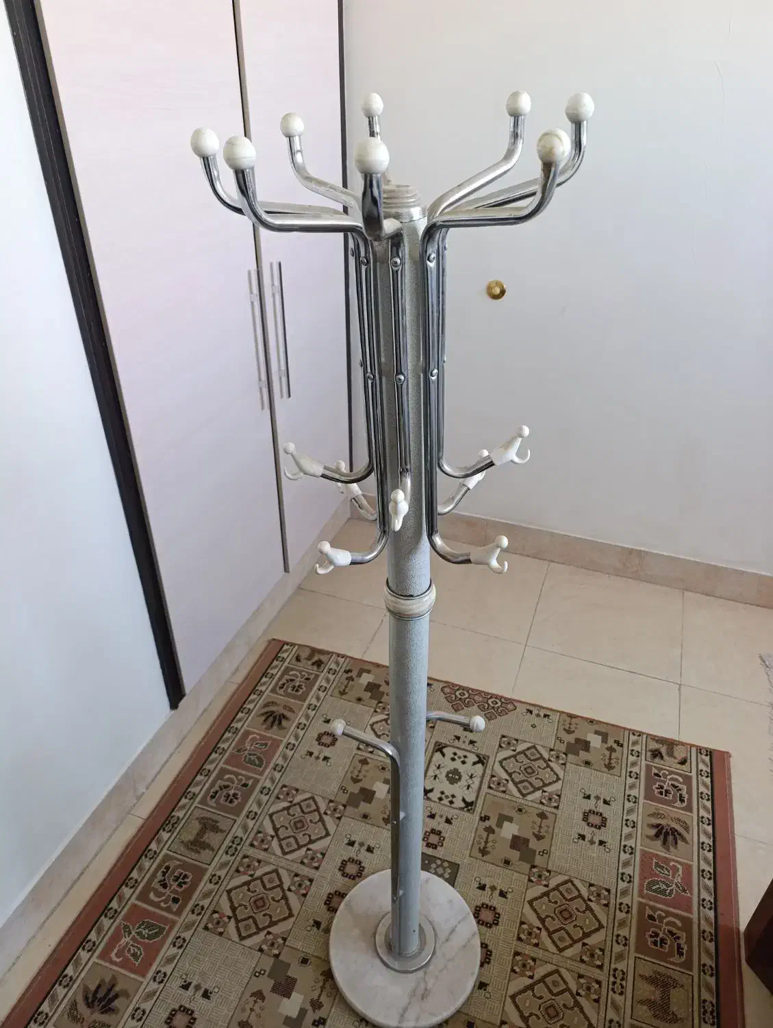 چوب لباسی|بندرخت و رخت‌آویز|اصفهان, رهنان|دیوار