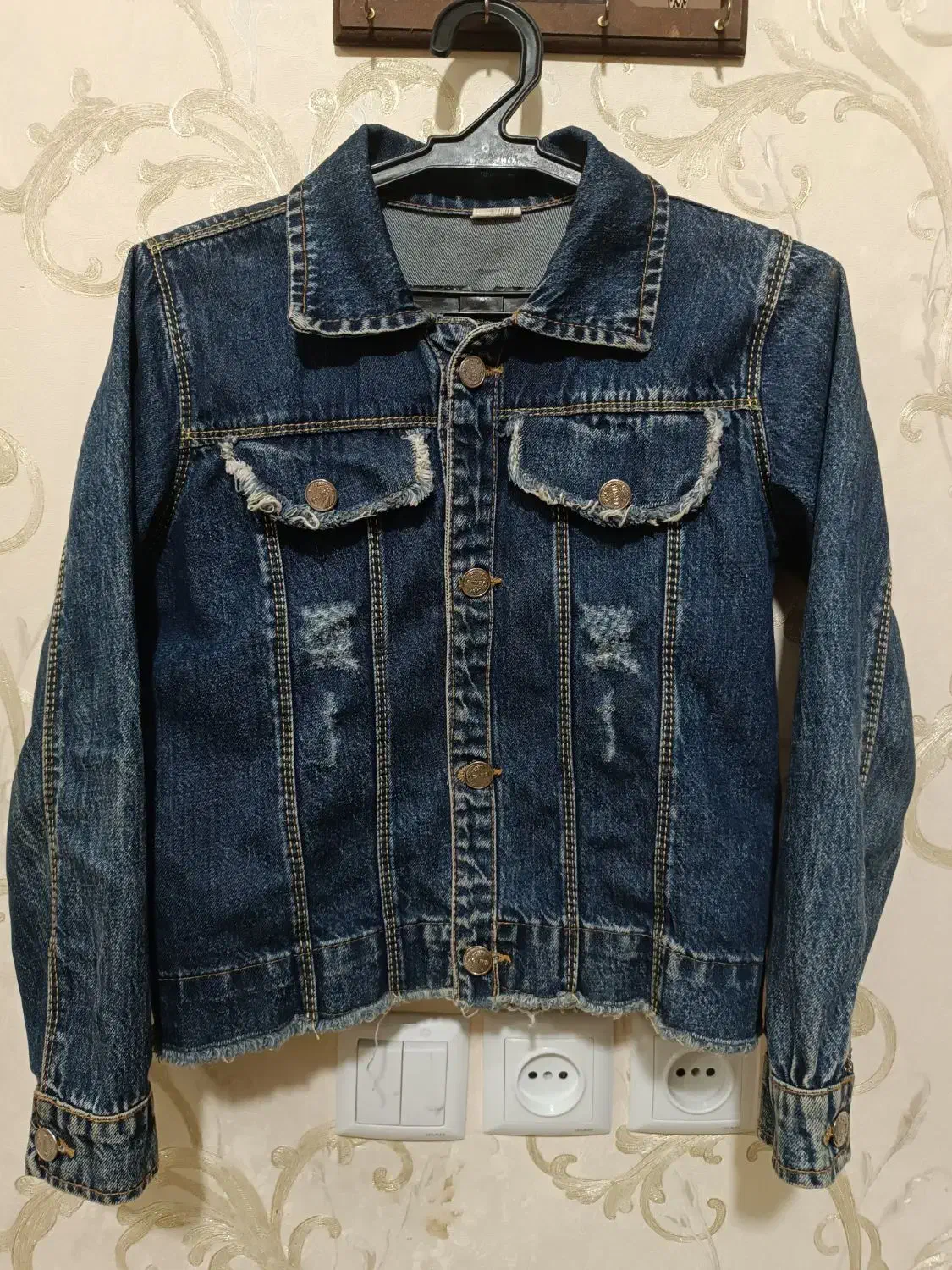 کت لی اسپرت|لباس|دورود, |دیوار