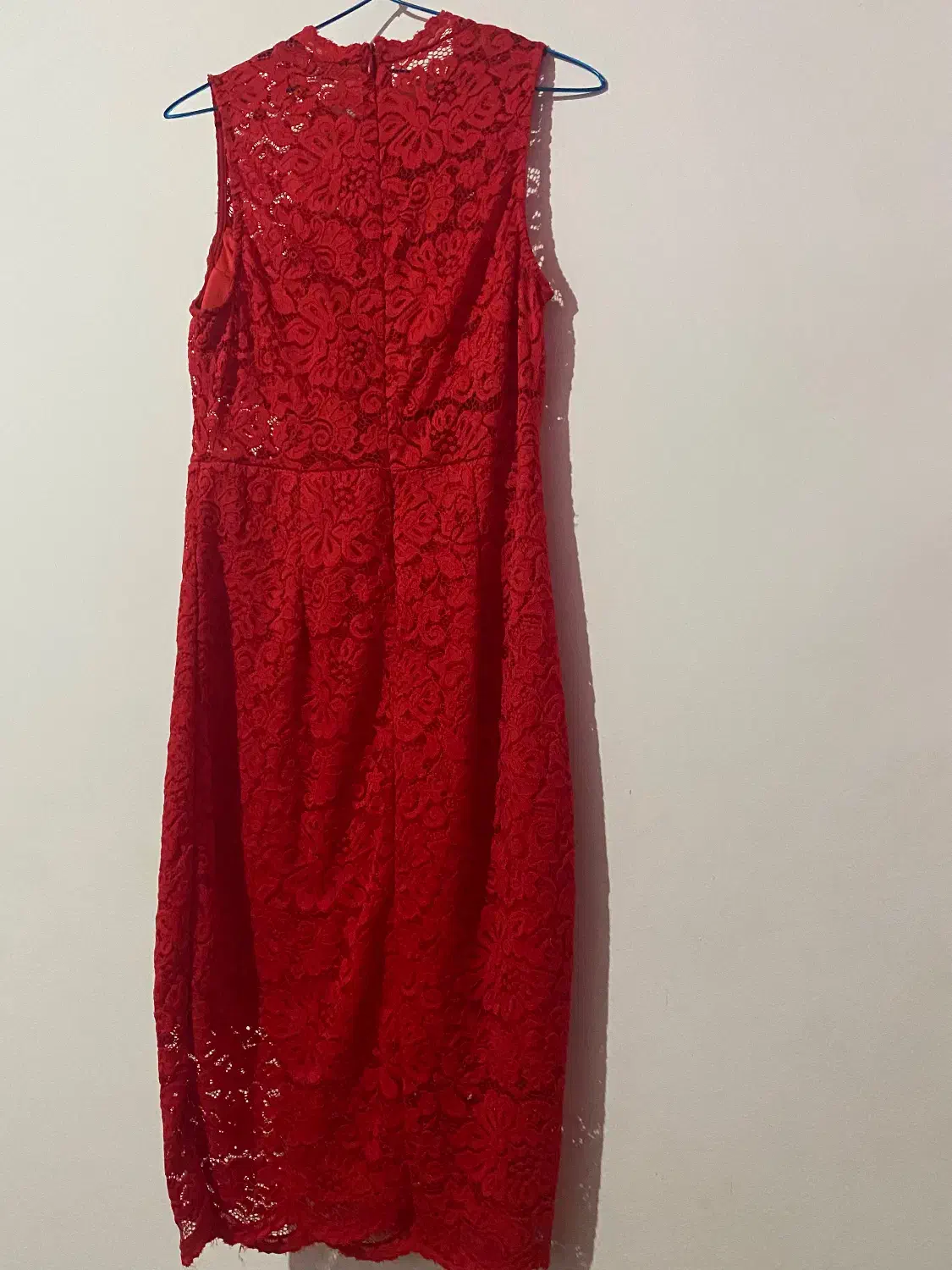 پیراهن قرمز|لباس|آستارا, |دیوار