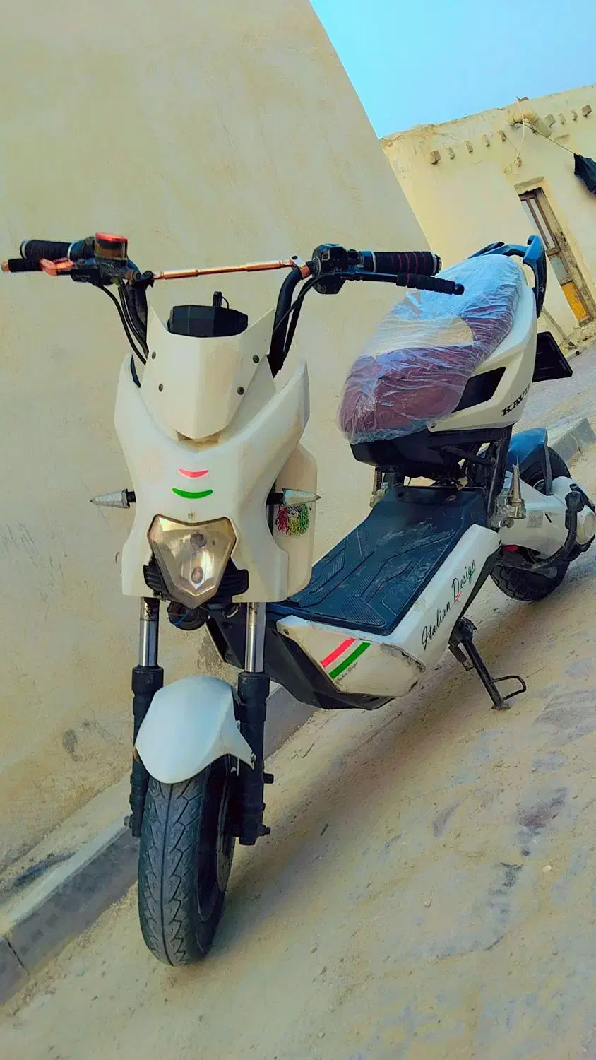 ایکس من|موتورسیکلت|کیش, |دیوار