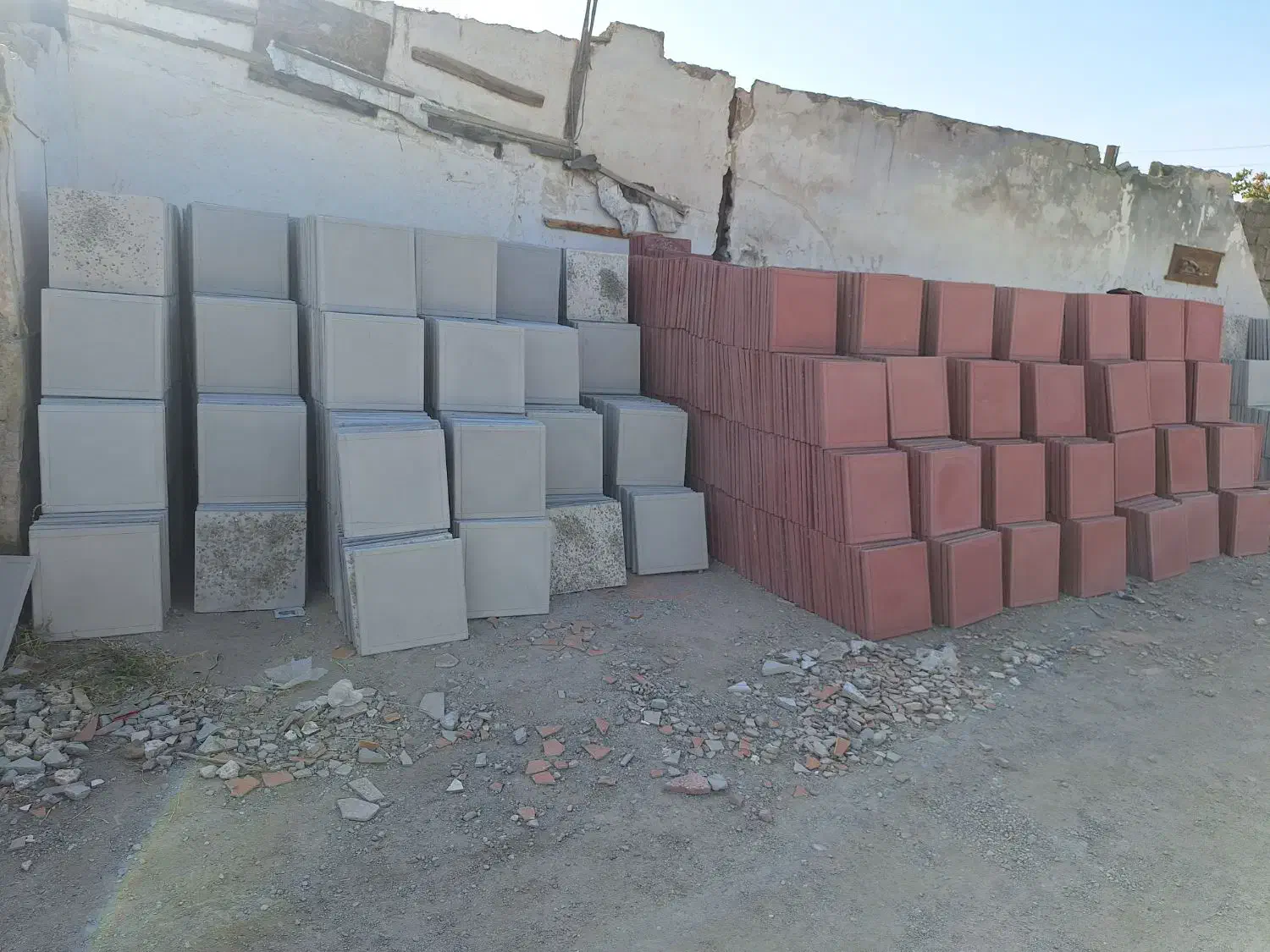 موزاییک دورقاب قرمز و طوسی|مصالح و تجهیزات ساختمان|کرج, محمد آباد|دیوار