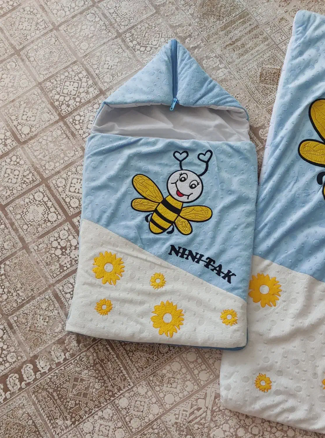 سرویس رختخواب وقنداق نوزادی شیک وتمیز|اسباب و اثاث بچه|بروجرد, |دیوار