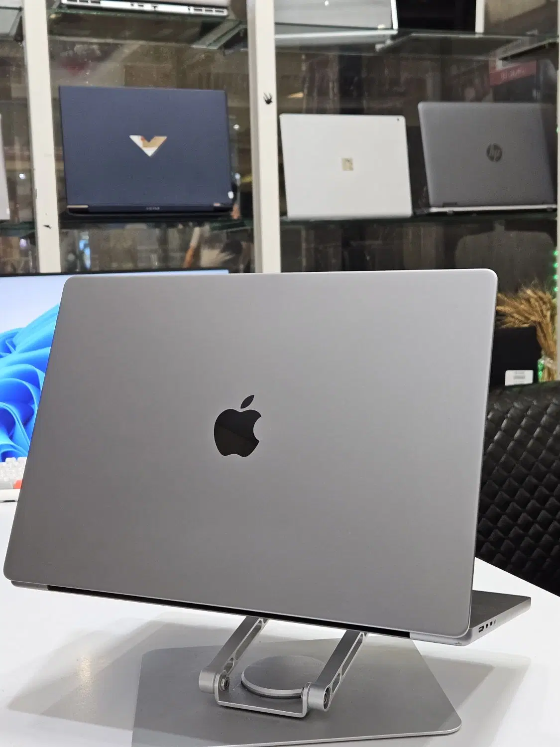 Apple MacBook Pr A inch|رایانه همراه|تهران, فلسطین (میدان انقلاب)|دیوار