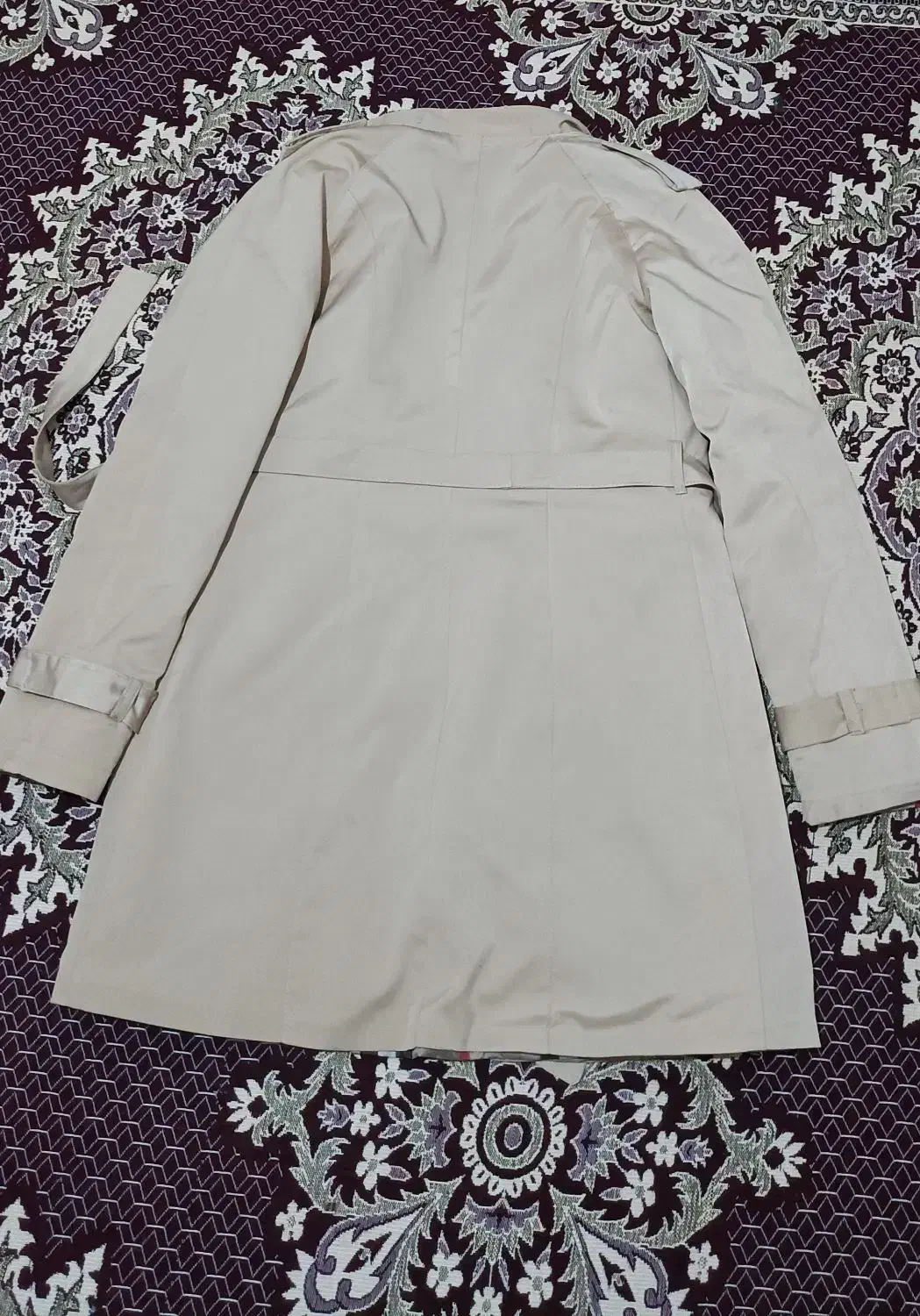 بارونی زنانه سایز ۴۰ ۴۱ میخوره قد کار ۸۲|لباس|چالوس, |دیوار