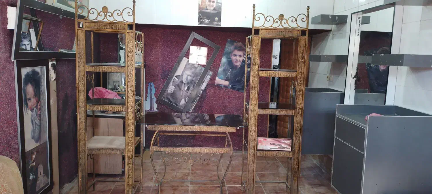 میز آرایش و آرایشگاه|آرایشگاه و سالن‌های زیبایی|رحمت‌آباد, |دیوار