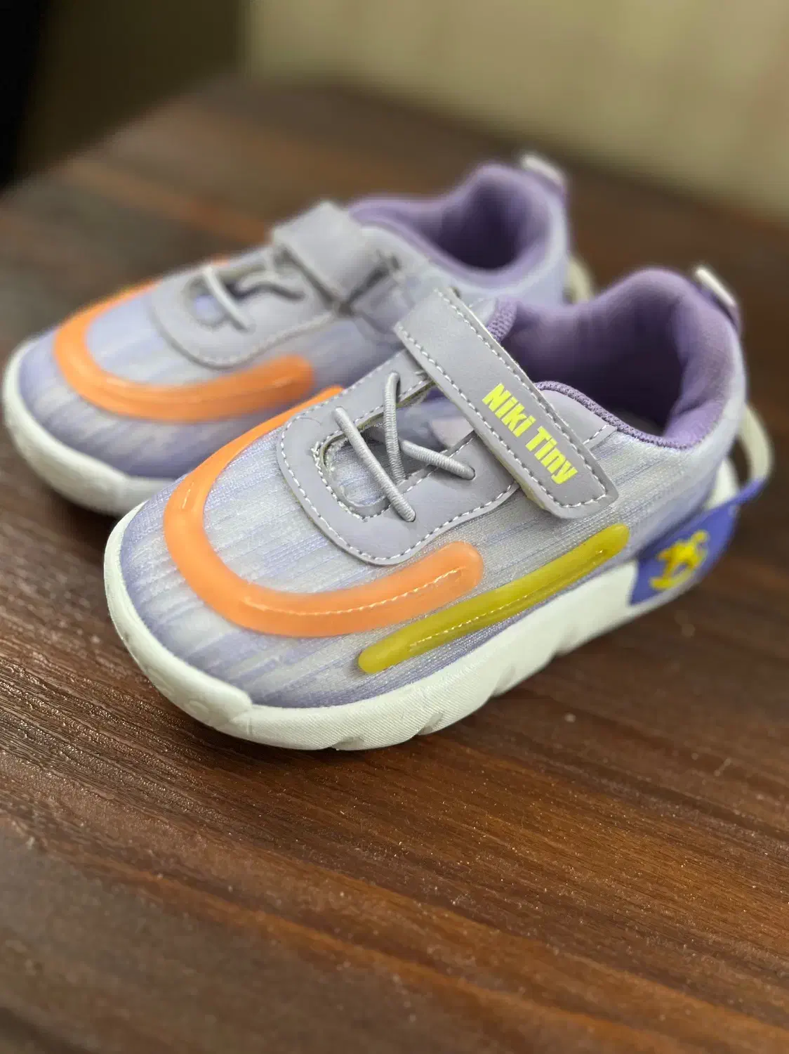 کتونی بچگانه کاملا نو|کفش و لباس بچه|ری, دیلمان|دیوار